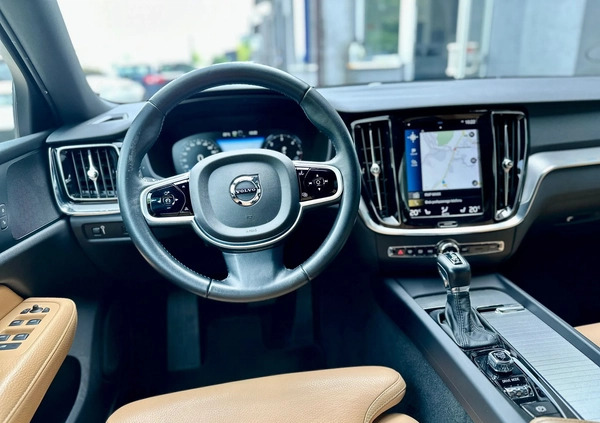 Volvo V60 cena 99900 przebieg: 159550, rok produkcji 2018 z Człuchów małe 631